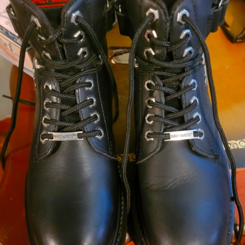 Harley davison Boots size 9.wore once.black